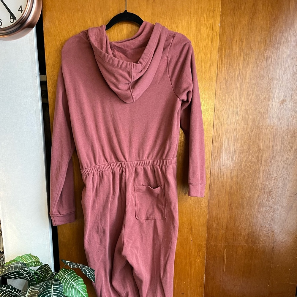 Women's dusty rose pink Old Navy cozy zip front hoodie jumpsuit sweatsuit onesie